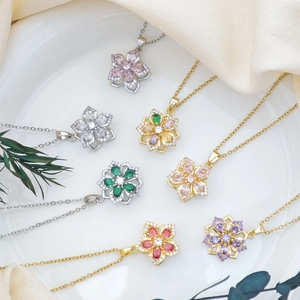 Elegantes Set aus goldener Blumen-Halskette mit bunten Zirkonsteinen in sechs Farben