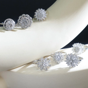Rotatable Copper Zircon Flower Ring For Women Rotating Spinning Sunflower Open Ring High Sense Fashion Finger Jewelry Gift