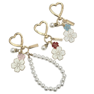 Sweet Flower Heart Keychain With Faux Artificial Pearl Enamel Daisy Charm For Women Bag Accessory Mobile Phone Chain Jewelry Gift