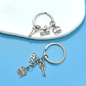 Vintage silver 2026 house and key keychain set for home gifts and backpack decoration