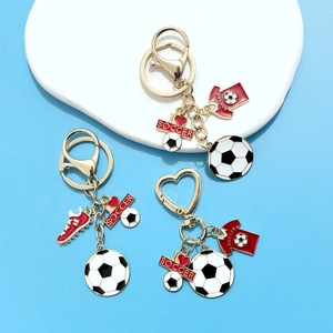 Porte-Clés en Métal Thème Football Avec Breloques Maillot Chaussure en Émail Souvenir Fan Sport Ornement de Sac à Dos Cadeau