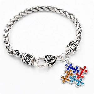 Bracelet chaîne en blé argenté avec puzzle en strass colorés pour l'autisme