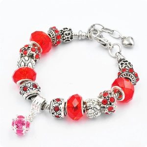 Bracciale a catena snake in stile europeo con grandi perline di cristallo rosso e ciondoli