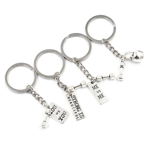 Lot de 4 porte-clés fitness en métal argenté avec haltères et pendentifs de motivation