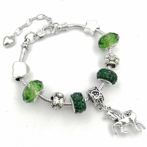 Bracelet à breloques DIY avec pendentif licorne et perles de cristal vert argenté