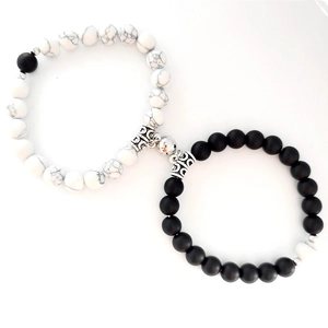Braccialetti di coppia magnetici con pietre naturali opache e perline di turchese bianco