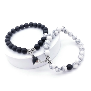 Magnetische Partner-Armbänder Set mit matt schwarzen Perlen und weißen Türkissteinen