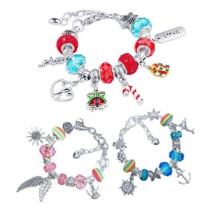 DIY Kerstarmbandset met slangenketting en kleurrijke glazen kralen voor dames sieraden