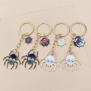 Détails des porte-clés araignée gothique d'Halloween avec émail et placage en or