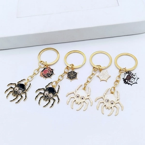 Porte-clés araignée gothique avec breloques toile d'araignée en alliage doré pour Halloween