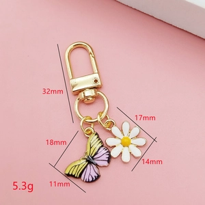 Creative daisy and butterfly keychain with golden lobster clasp for women bags
