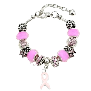Bracelet à breloques ruban rose avec perles de cristal et chaîne serpent argentée pour femme