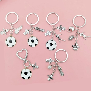 Ensemble Porte-clés Sport en Métal Alliage Football Football Américain Basketball Pendentif Pour Fans de Sport Cadeau Accessoires Sac