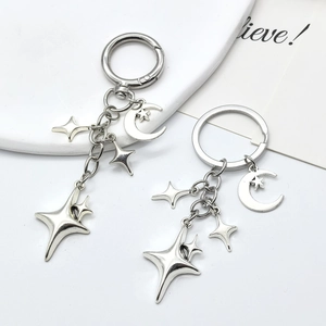 Porte-Clés Moderne en Alliage Étoile et Lune pour Femmes Filles Pendentif de Sac à la Mode Style Y2K Minimaliste Métal