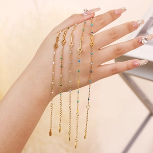Goldenes Edelstahl-Herzschlüssel-Armband-Set mit bunten Emaille-Perlen