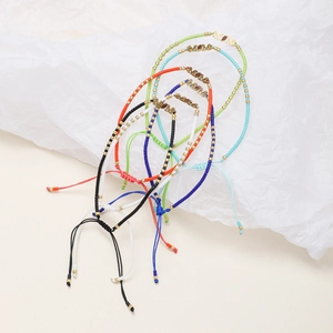 Bracelets MOM en perles faits main en plusieurs couleurs avec pendentifs dorés