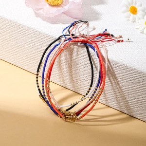 Conjunto de pulseras de cuentas de colores con cruz y cordón ajustable para mujer