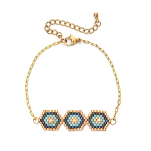 Bracelet bohème à perles hexagonales avec chaîne dorée et fermoir mousqueton ajustable