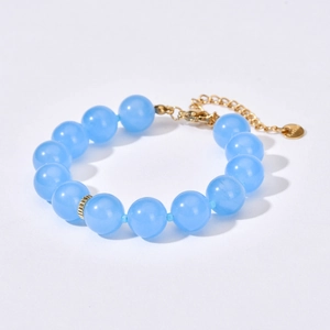 Pulsera de cuentas azul claro con cierre de mosquetón en acero inoxidable dorado