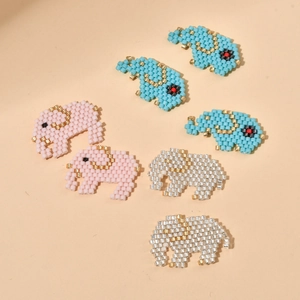 Handgemaakte Miyuki kraal olifant bedeltjes set in blauw, roze en wit voor DIY sieraden