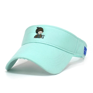 Cappello a visiera verde menta per coppie con ricamo di ragazza cartone animato