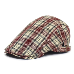 Classic plaid flat cap for men with adjustable metal buckle in retro British style