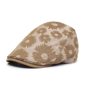 Floral cotton flat cap for women with vintage daisy print and adjustable brown brim