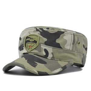 Taktische Camouflage-Feldmütze mit Adler-Stickerei und metallischen Belüftungslöchern