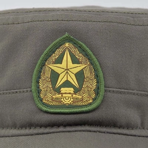 Militärmütze aus Armeegrüner Baumwolle mit besticktem Stern-Aufnäher für den Außenbereich
