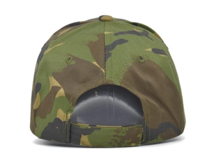 Rückansicht der Camouflage-Basecap mit verstellbarem Klettverschluss am Hinterkopf