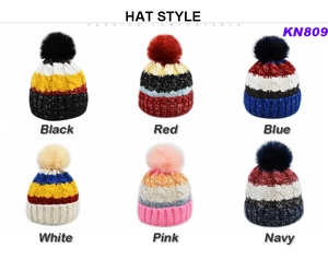 Détails des bonnets tricotés à pompon en six coloris rayés différents pour l'hiver