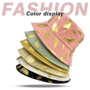 Bob de Mode pour Femme avec Imprimé Plume Dorée en Coton Chapeau de Soleil à Large Bord Chapeau de Bassin pour Plage et Voyage