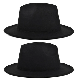 Vista verticale di due classici cappelli fedora in feltro di lana nera con tesa larga
