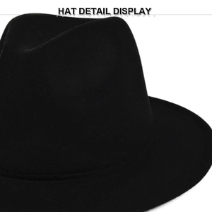 Dettaglio della corona e della tesa del cappello in feltro nero con cuciture e trama del tessuto