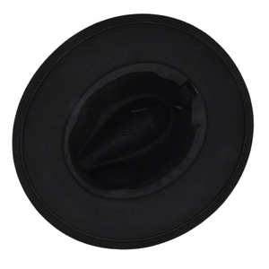 Vista interna del cappello jazz nero con etichetta in 65% poliestere e 35% cotone