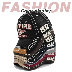 Detail van diverse vintage honkbalpetten met FIRE PARK borduursel en witte contraststiksels