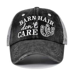 Broderie détaillée 'Barn Hair Don't Care' sur une casquette de baseball vintage en maille
