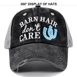 Détail d'une casquette queue de cheval usée avec broderie BARN HAIR DON'T CARE