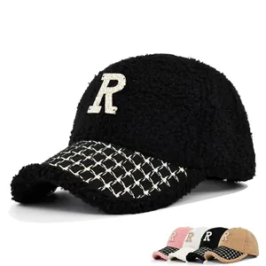 Berretto da Baseball in Pile Sherpa Invernale da Donna Lettera R con Strass Tesa Plaid Caldo Cappello Teddy Outdoor Regolabile