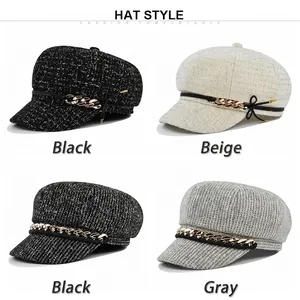 Casquettes gavroche en tweed classique avec chaîne en métal en diverses couleurs et textures