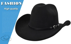 Dettaglio cappello da cowboy nero in feltro di lana con fascia in pelle e fibbia argento