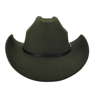 Dettaglio cappello cowboy verde bosco in feltro a tesa larga con cinturino in pelle nera