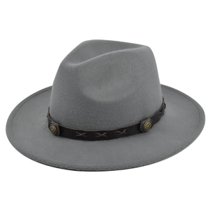 Cappello fedora in lana grigia a tesa larga con fascia in pelle marrone e borchie