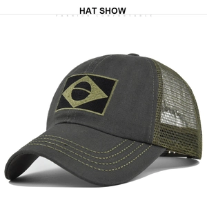 Détail de la maille respirante vert olive et des coutures renforcées sur la casquette Brésil
