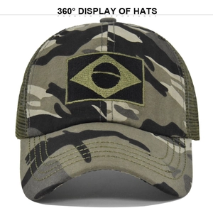 Détail de l'écusson drapeau du Brésil sur casquette camouflage avec filet respirant