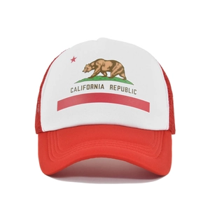 Casquette trucker rouge et blanche California Republic avec filet et imprimé drapeau