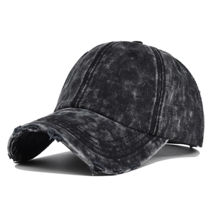 Cappellino da baseball vintage in cotone nero lavato con visiera strappata e stile retrò
