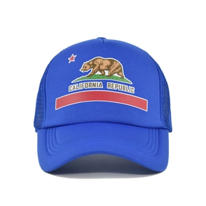 Détail de la casquette trucker bleue California Republic avec filet et imprimé