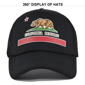Vue détaillée de la casquette trucker noire avec imprimé California Republic et filet
