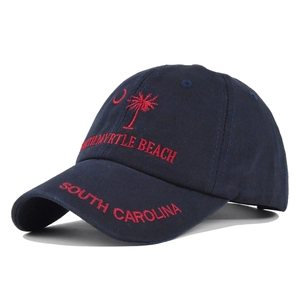 Detailansicht der South Carolina Stickerei und Palme auf der blauen Baumwoll-Basecap